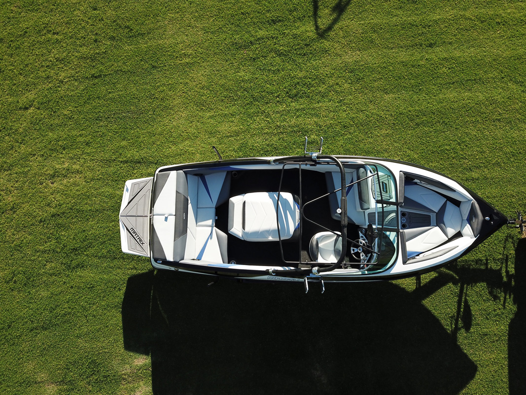 Matrix Super Sport, at the helm