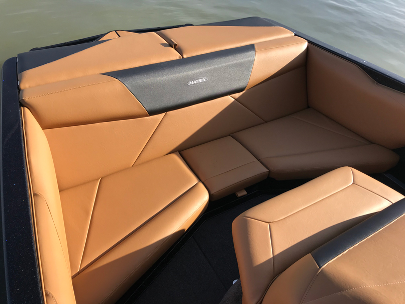 Matrix Super Sport, surf-ready stern