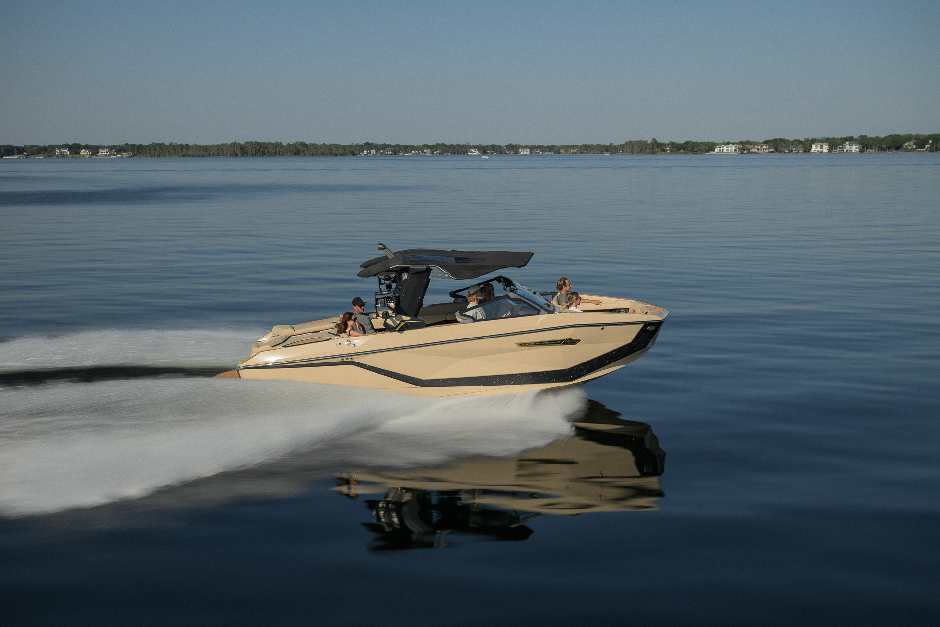 Super Air Nautique G23 on the water