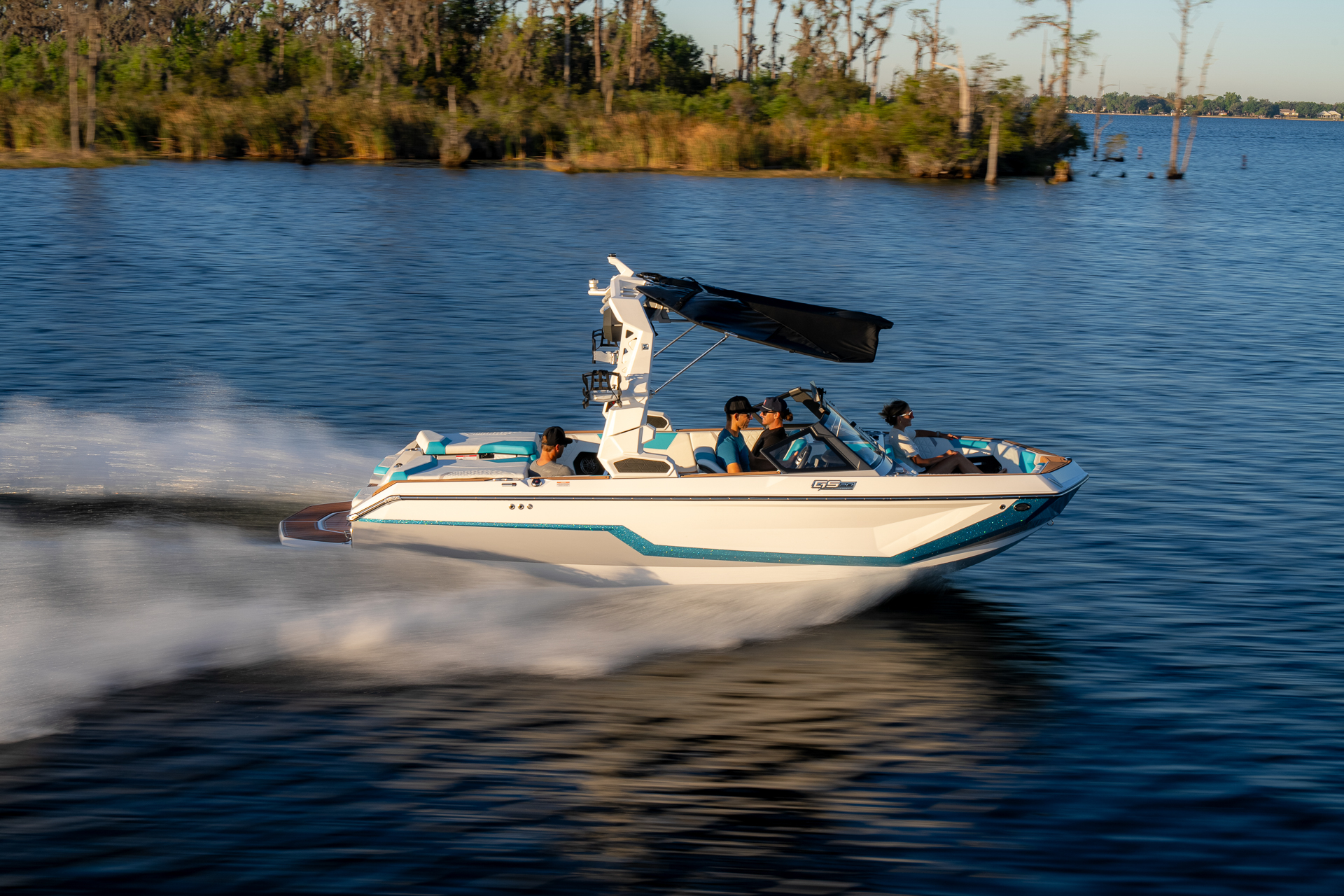 Super Air Nautique GS20 on the water