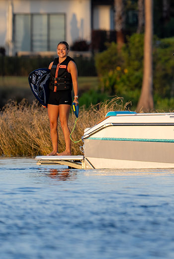 Super Air Nautique GS20, surf-ready stern