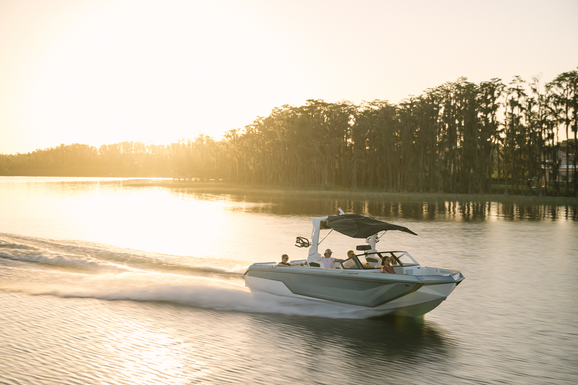 Super Air Nautique GS24 on the water