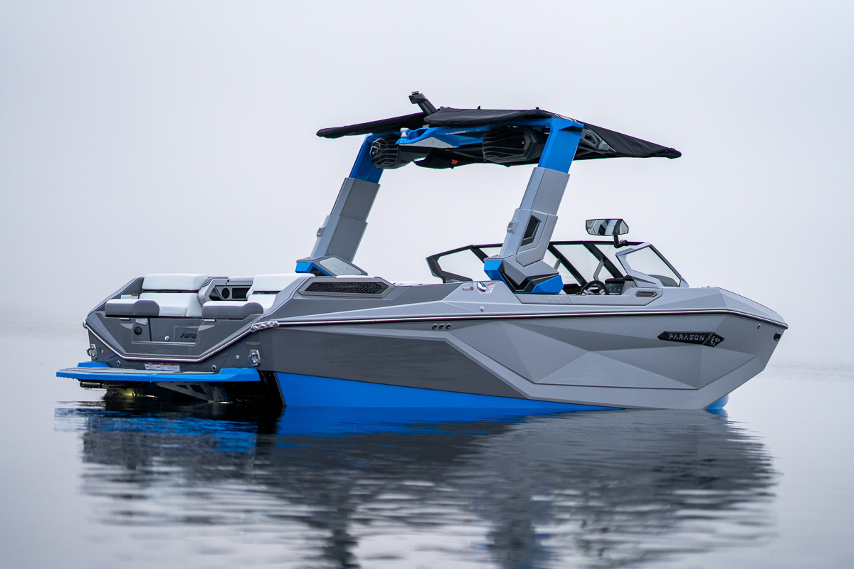 Super Air Nautique G23 Paragon, surf-ready stern