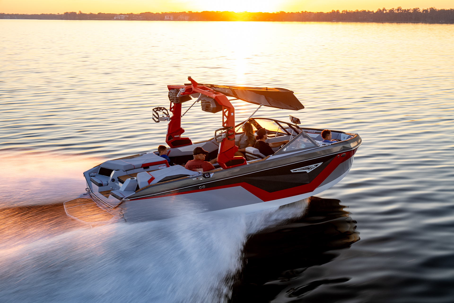 Super Air Nautique S21 on the water