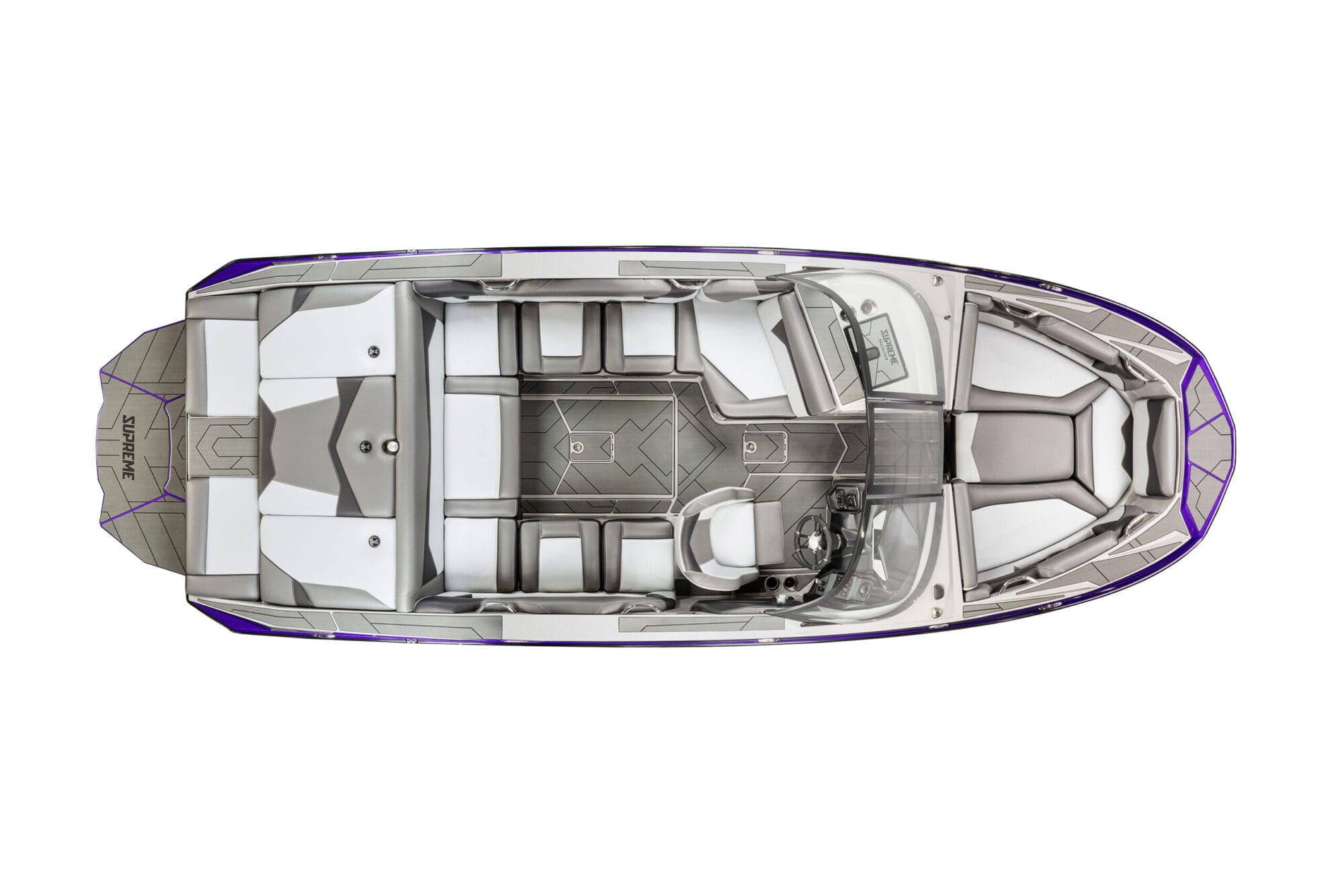 Supreme S220, at the helm